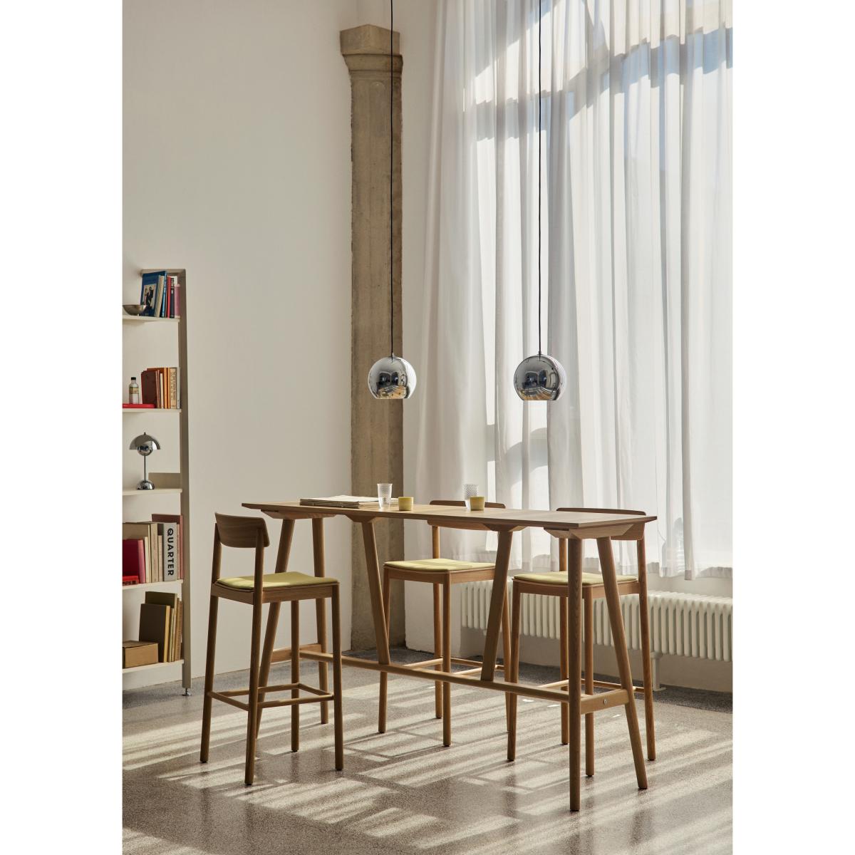 &Tradition Betty TK17 Bar Chair 75 cm Fuse 0421-laquered solid oak – image 5