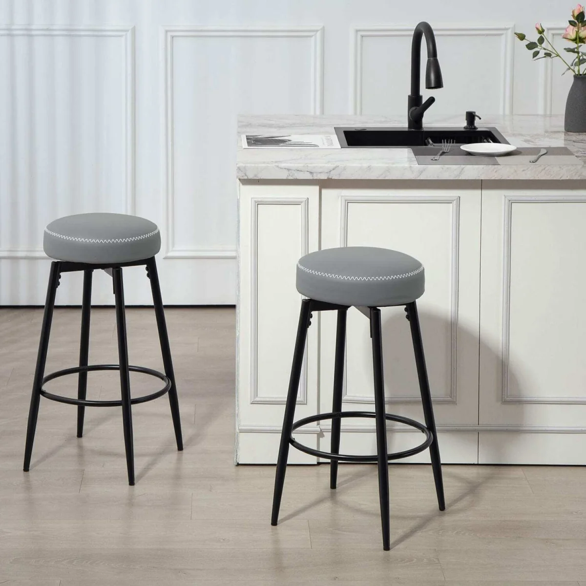 Relura Faux Leather Grey and Black Bar Stools Set of 2 with Footrests – image 10