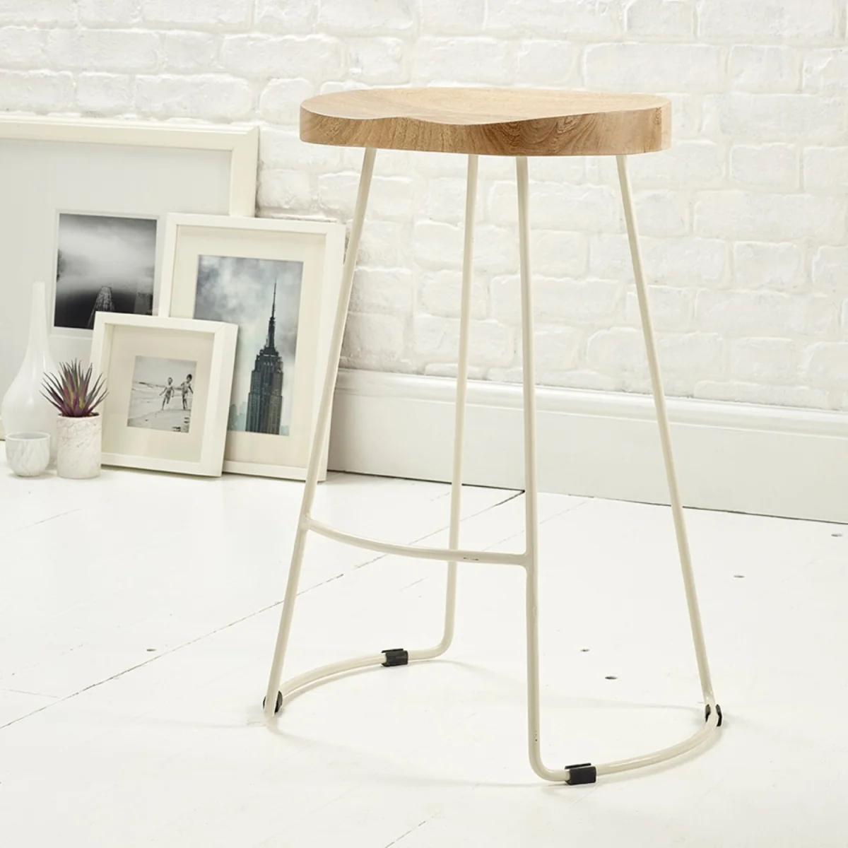 Solid Hard Wood White Metal Breakfast Bar Kitchen Pub Café Stool Wooden H 70 x W 52 x D 36 cm - White