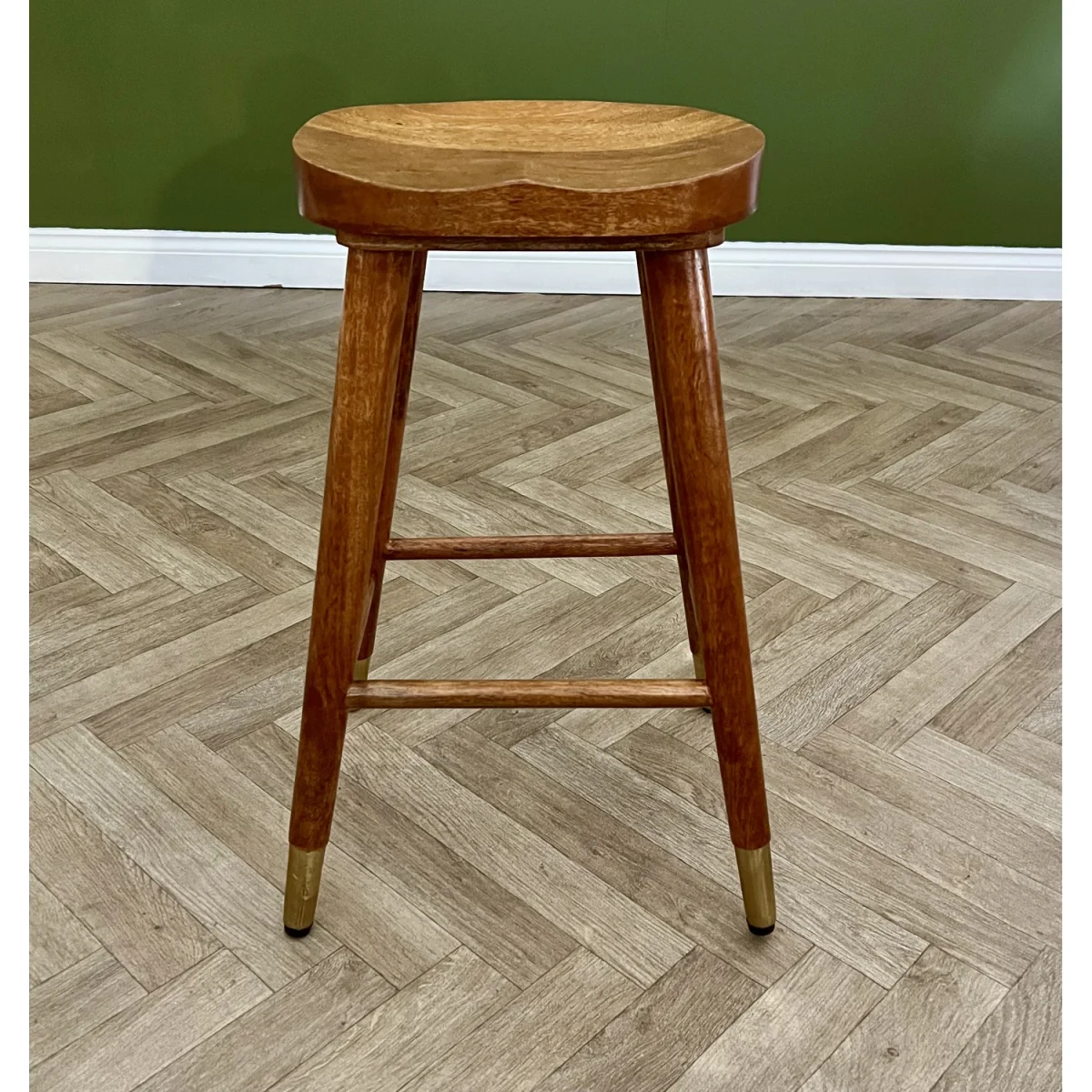 68cm Solid Mango Wood Bar Stool - Dark Oak – image 2