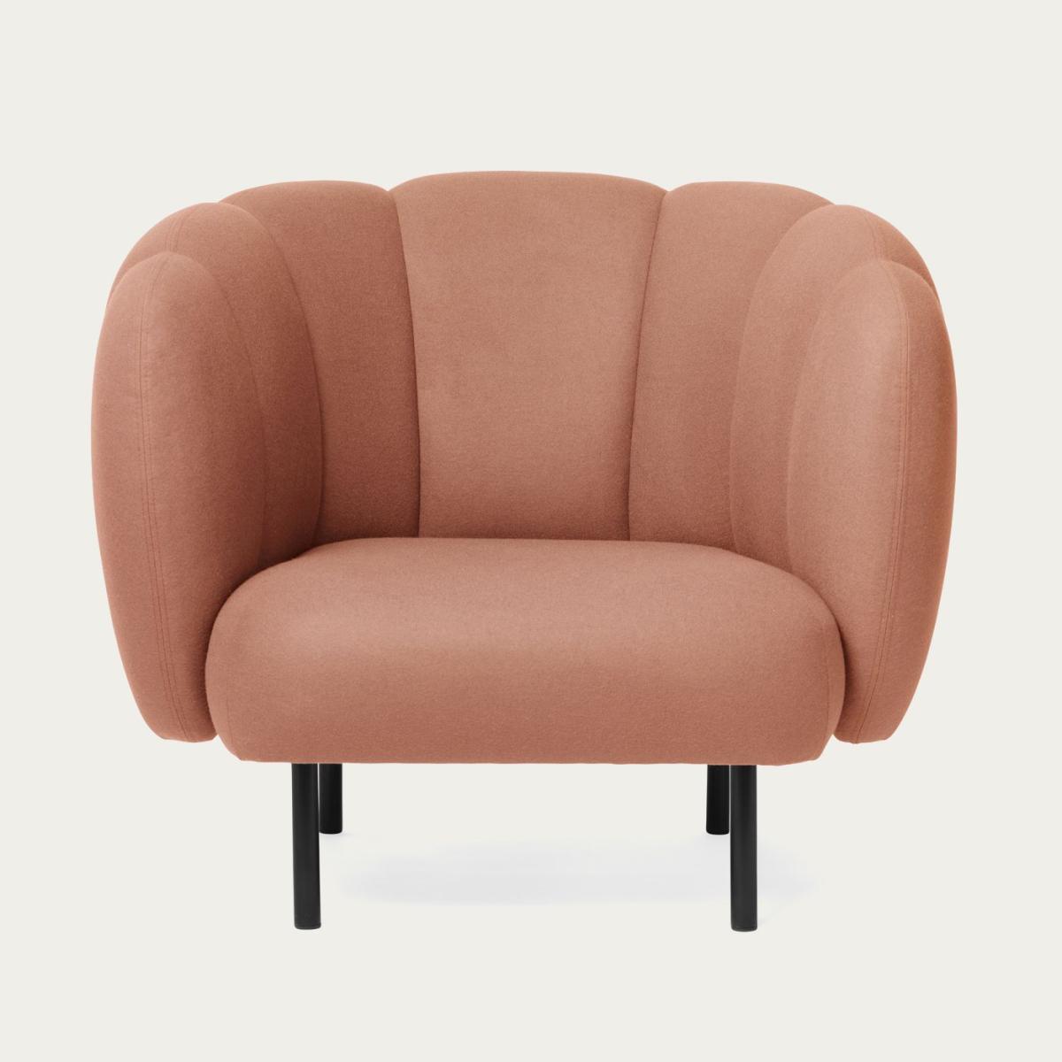 Blush Cape Lounge Chair – image 1