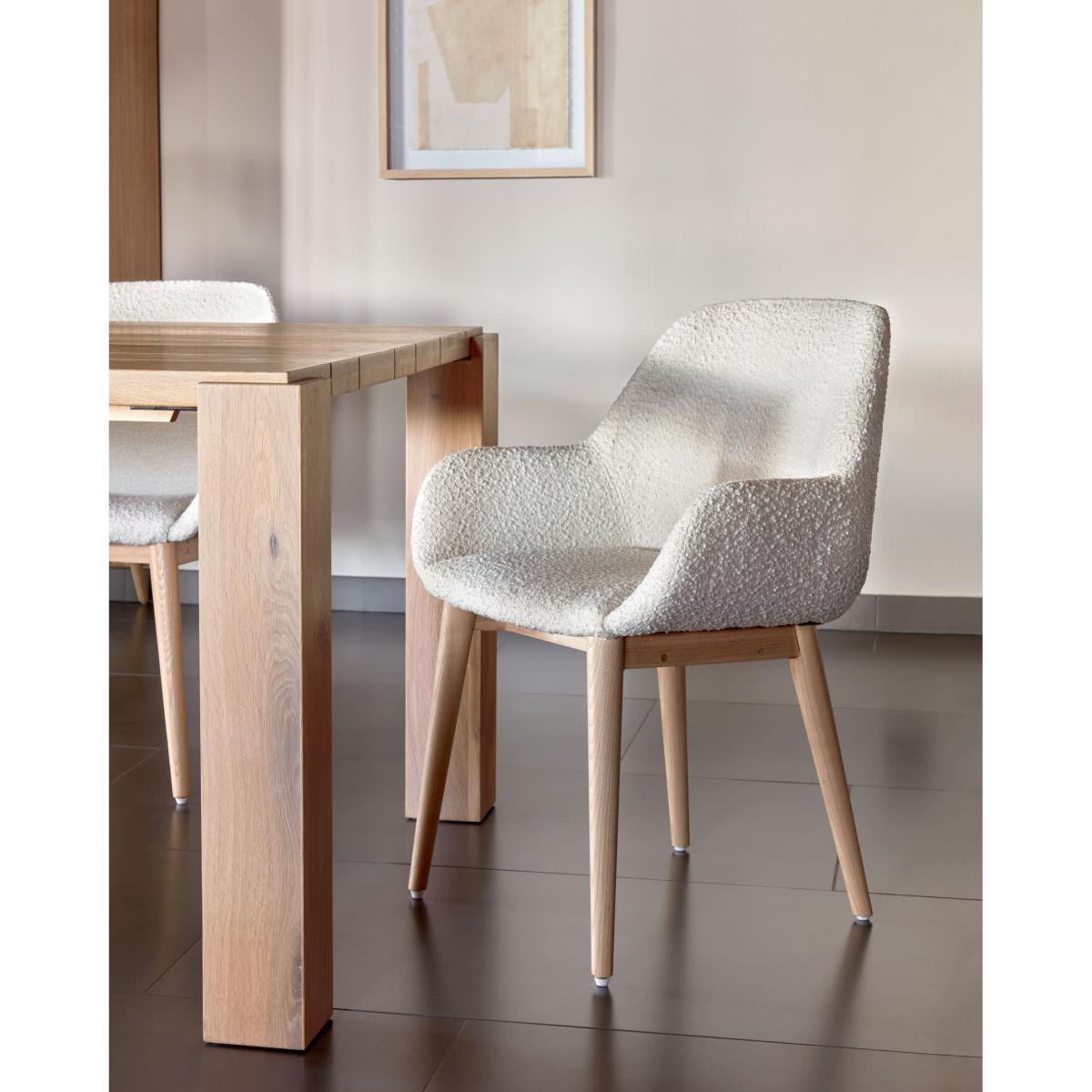 Konna chair in white fleece with solid ash wood legs in a natural finish FR – image 2