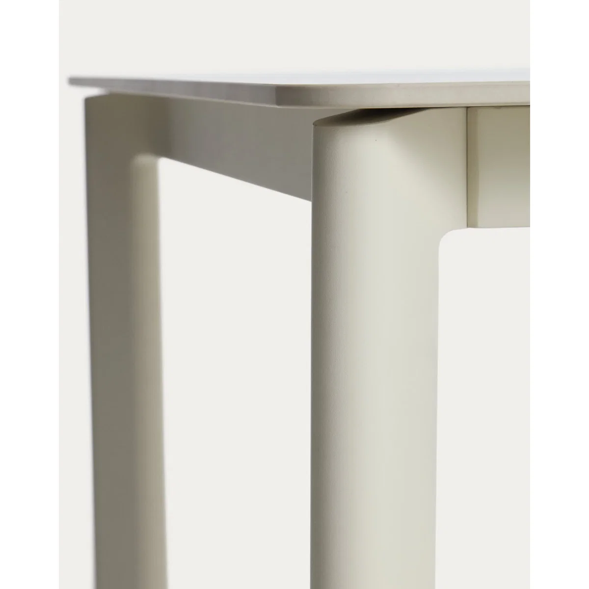 Anafi table set in sintered stone and ecru aluminium with 4 Livadia chairs in ecru aluminium 180 x 90cm – image 5