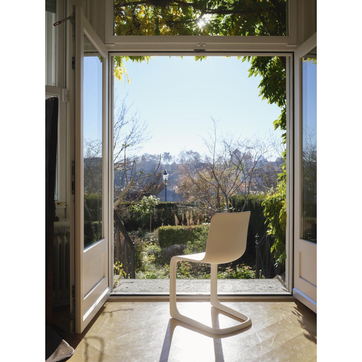 EVO-C Chair - / Polypropylene by Vitra White – image 5