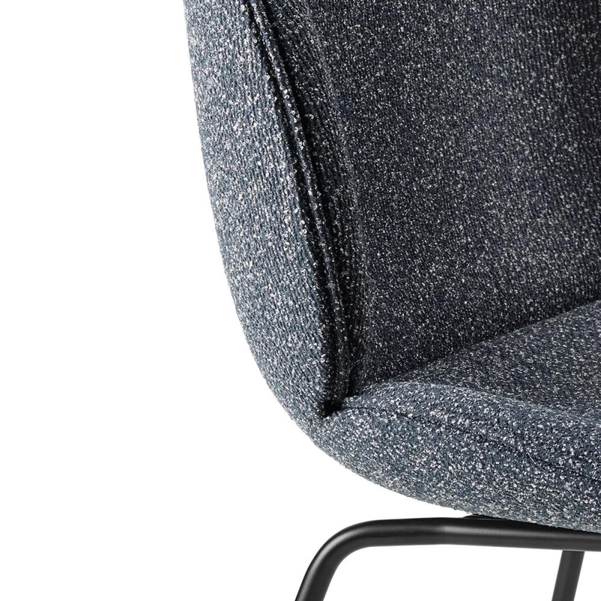 Beetle Padded chair textile grey / Bouclé fabric - Integral padding - Gubi – image 4