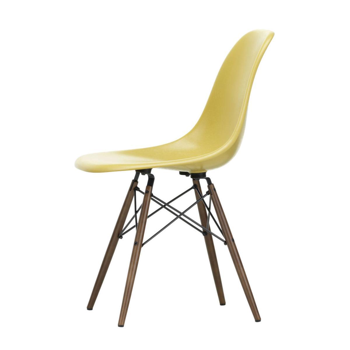 DSW - Eames Fiberglass Side Chair Chair - / (1950) - Dark wood by Vitra Beige – image 2