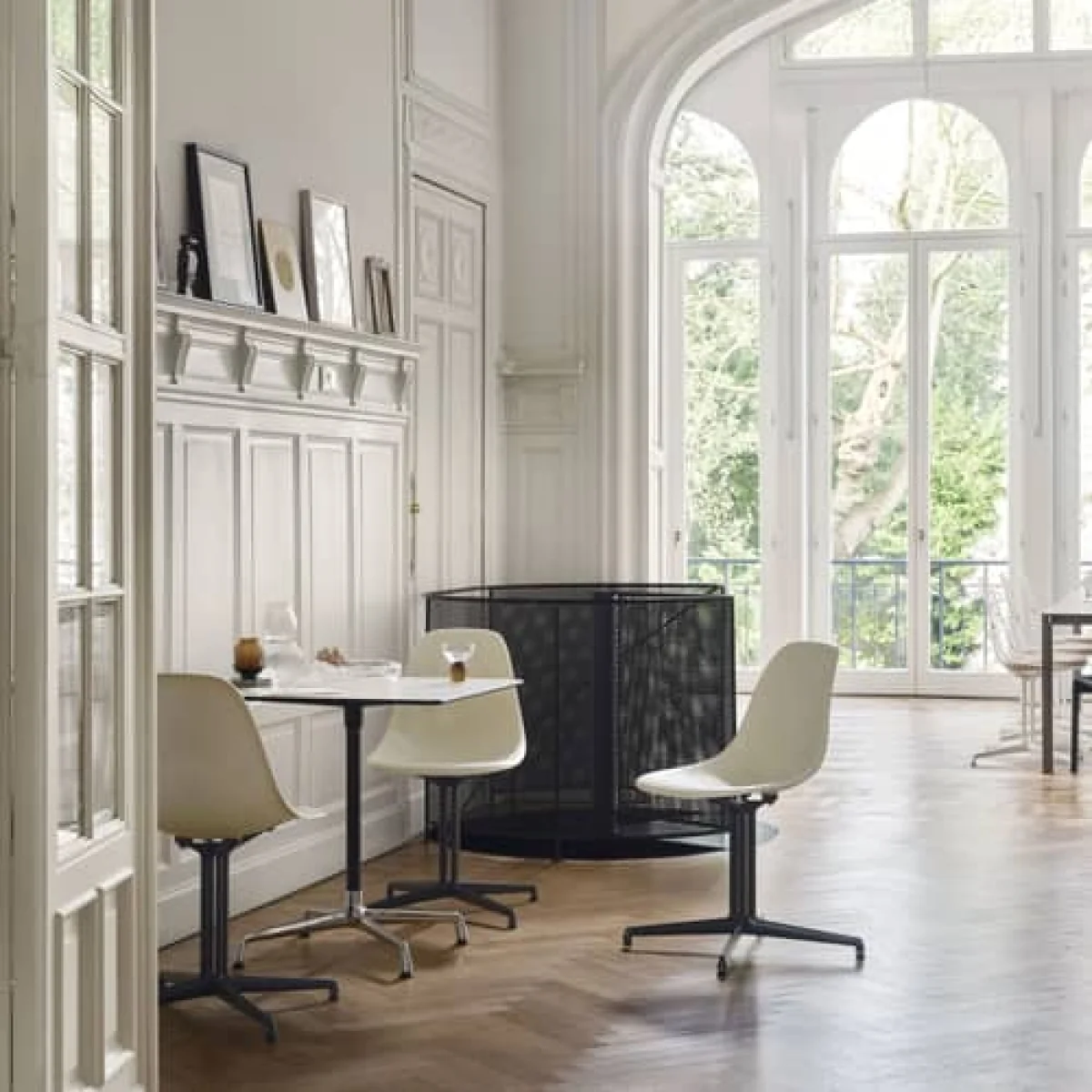 RE DSL - Eames Plastic Side Chair Chair plastic material yellow / (1950) - Base La Fonda / Recycled - Vitra – image 3