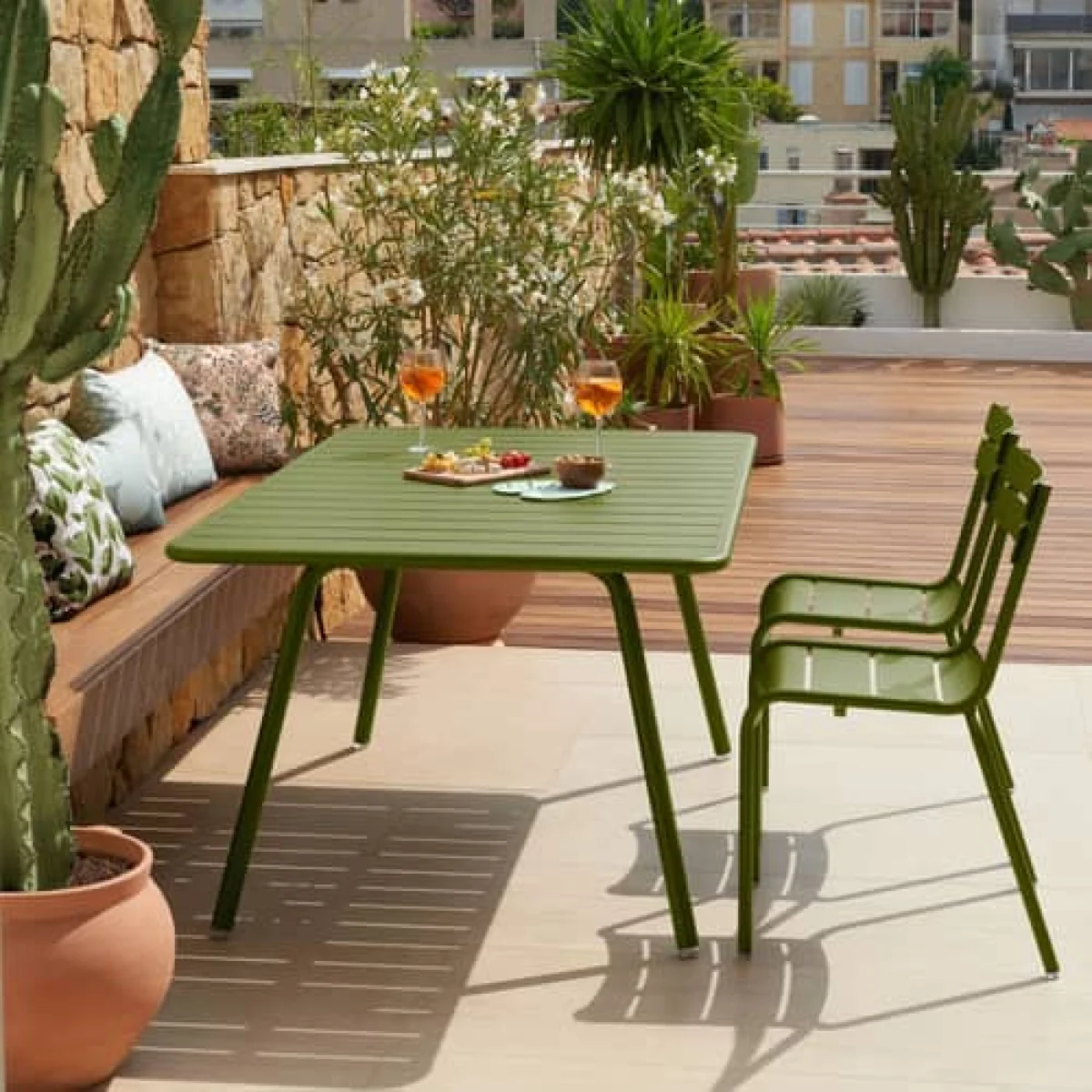 Luxembourg Stacking chair metal green / Aluminium - Fermob – image 2