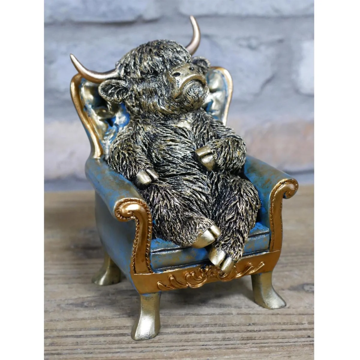 Highland Cow On A Chair - Gold – image 5