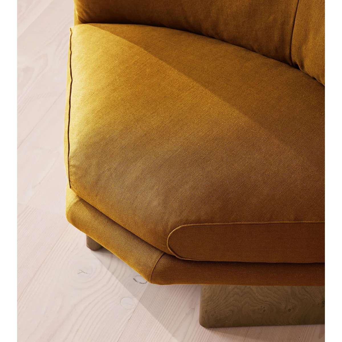 Tellis Corner Chair, Linen, Turmeric, UK – image 6