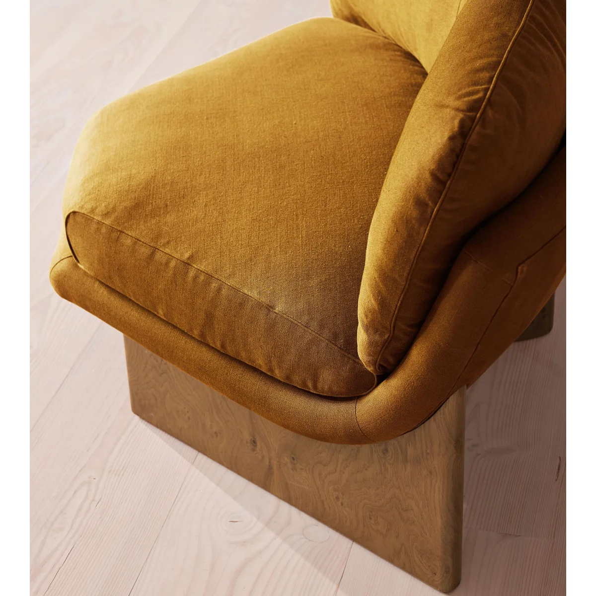 Tellis Corner Chair, Linen, Turmeric, UK – image 7