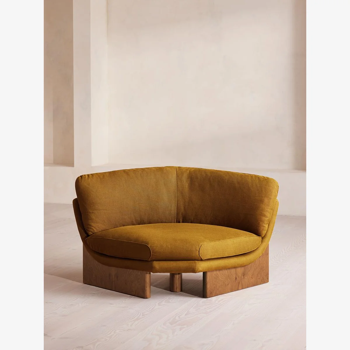 Tellis Corner Chair, Linen, Turmeric, UK – image 1