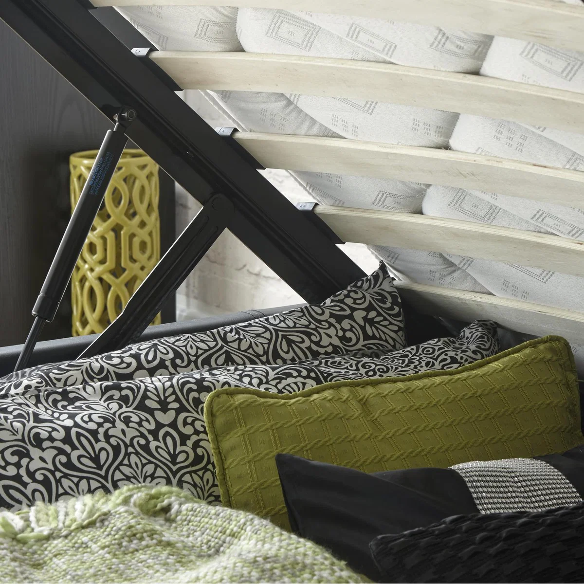 Hollywood Ottman Bed - Black / Single – image 3