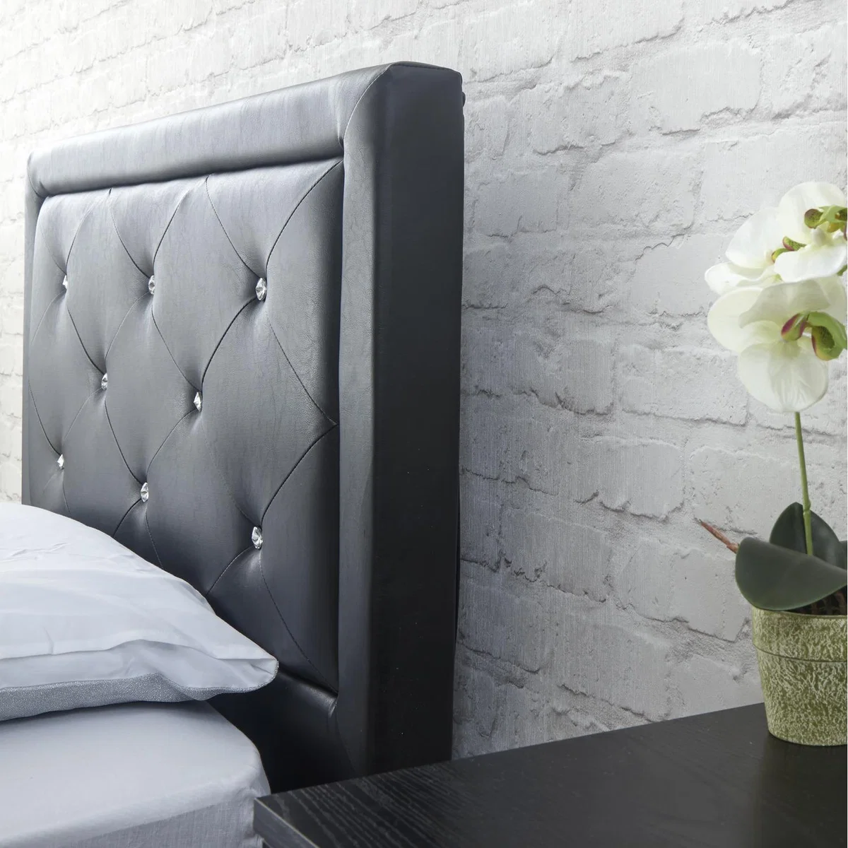 Hollywood Ottman Bed - Black / Single – image 7