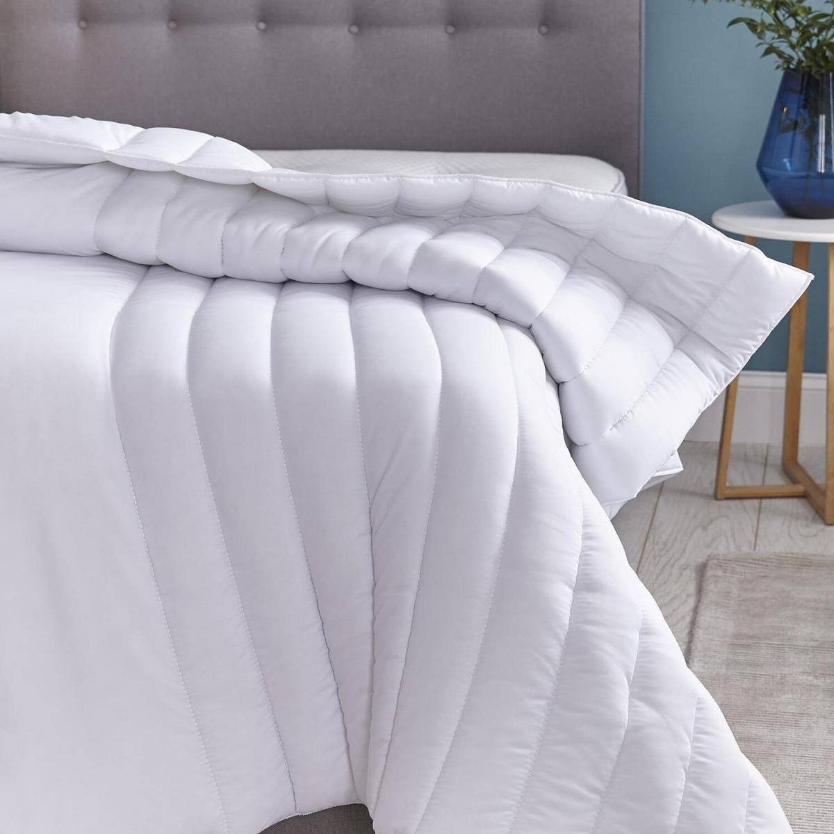 4.5-7.5 Dual Tog Duvet Perfect for Partners Cool Warm Side Bedding - White / King size – image 3
