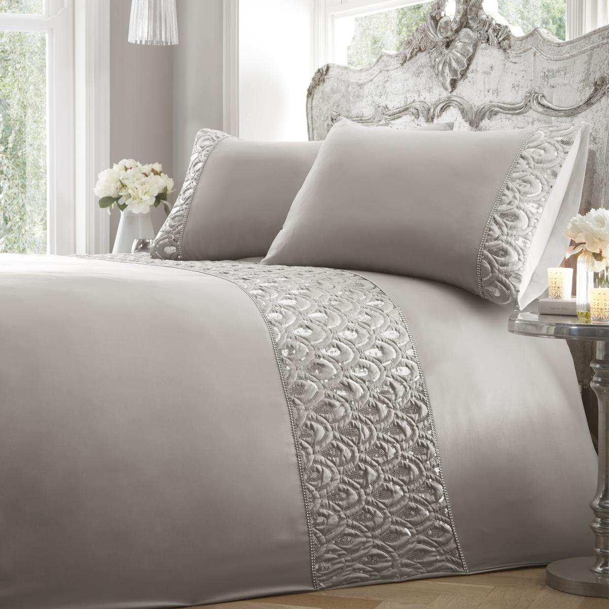 Ritz Duvet Set - White / King – image 8