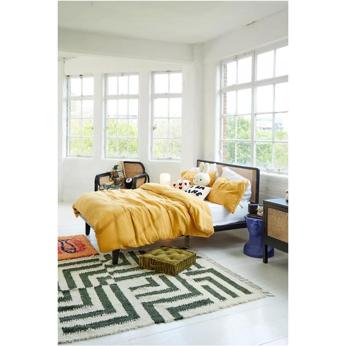 Crinkle Duvet Set - Yellow King at Urban Outfitters – image 4