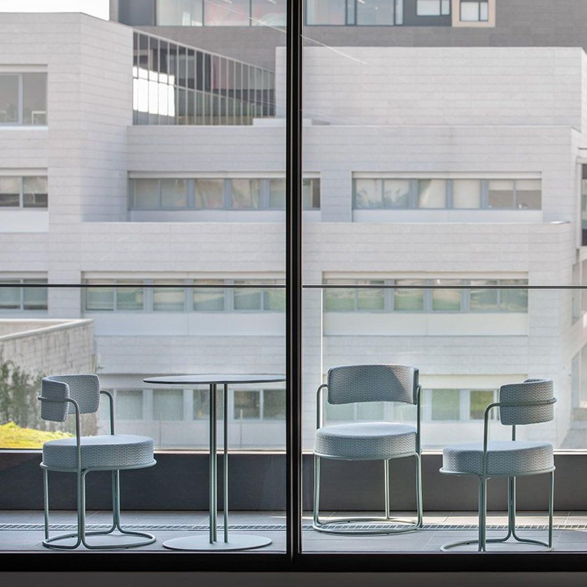Lite Blue Paradiso Chair – image 4