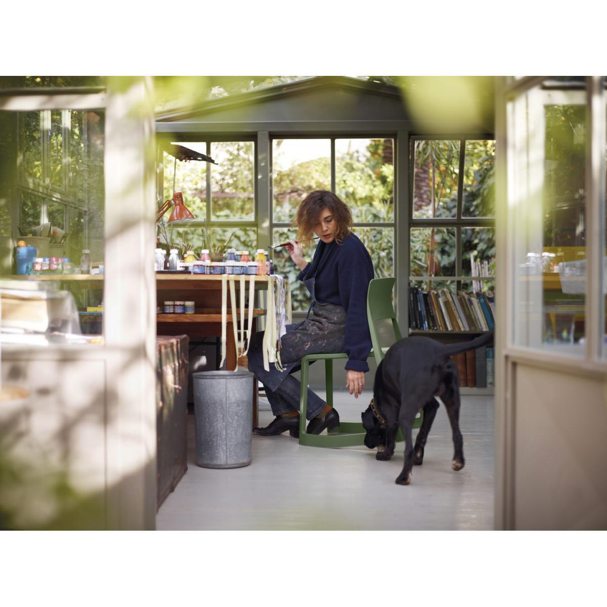 Tip Ton RE Chair - / Recycled plastic - Tilting & ergonomic by Vitra Grey – image 7
