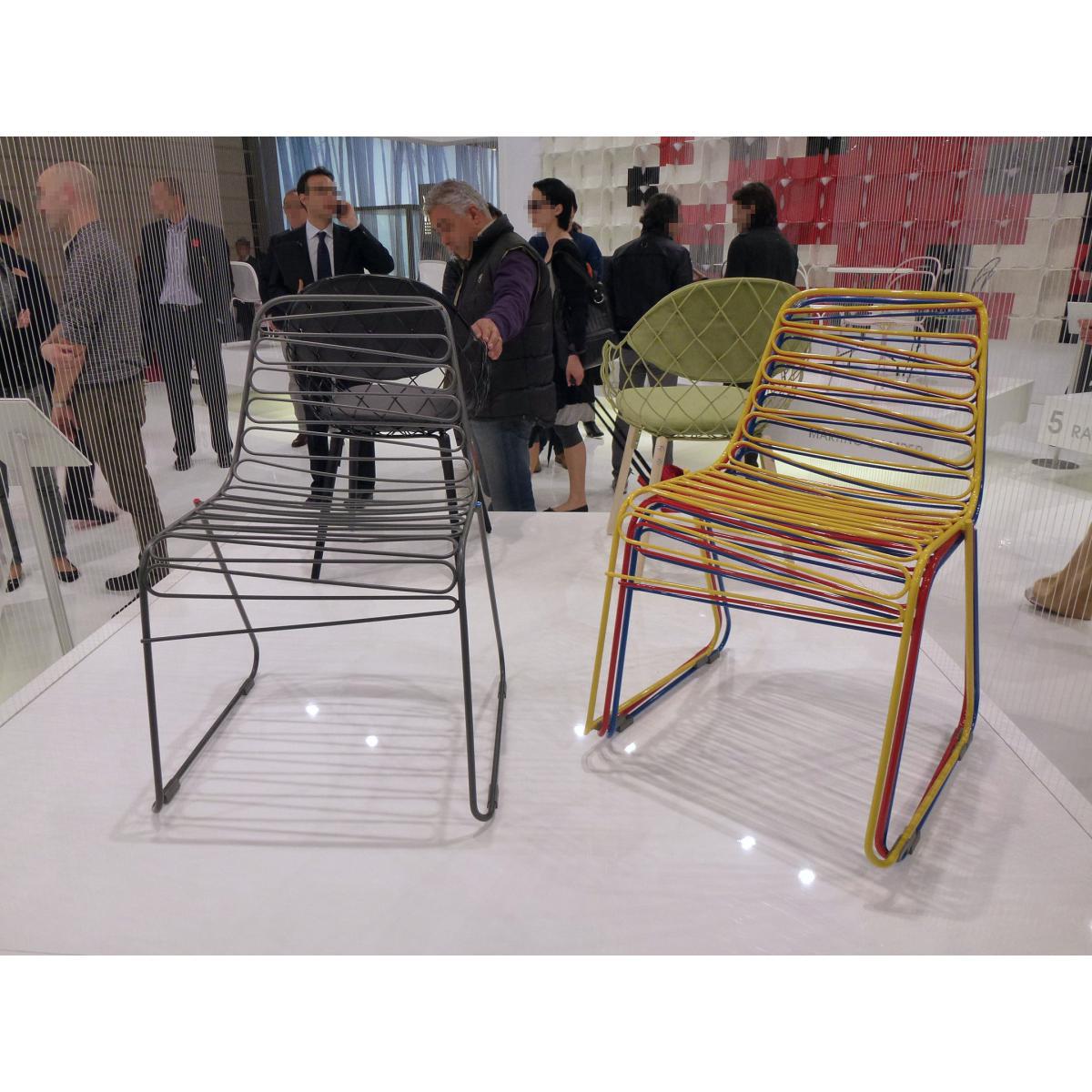 Flux Stacking chair - Metal by Magis Red – image 4