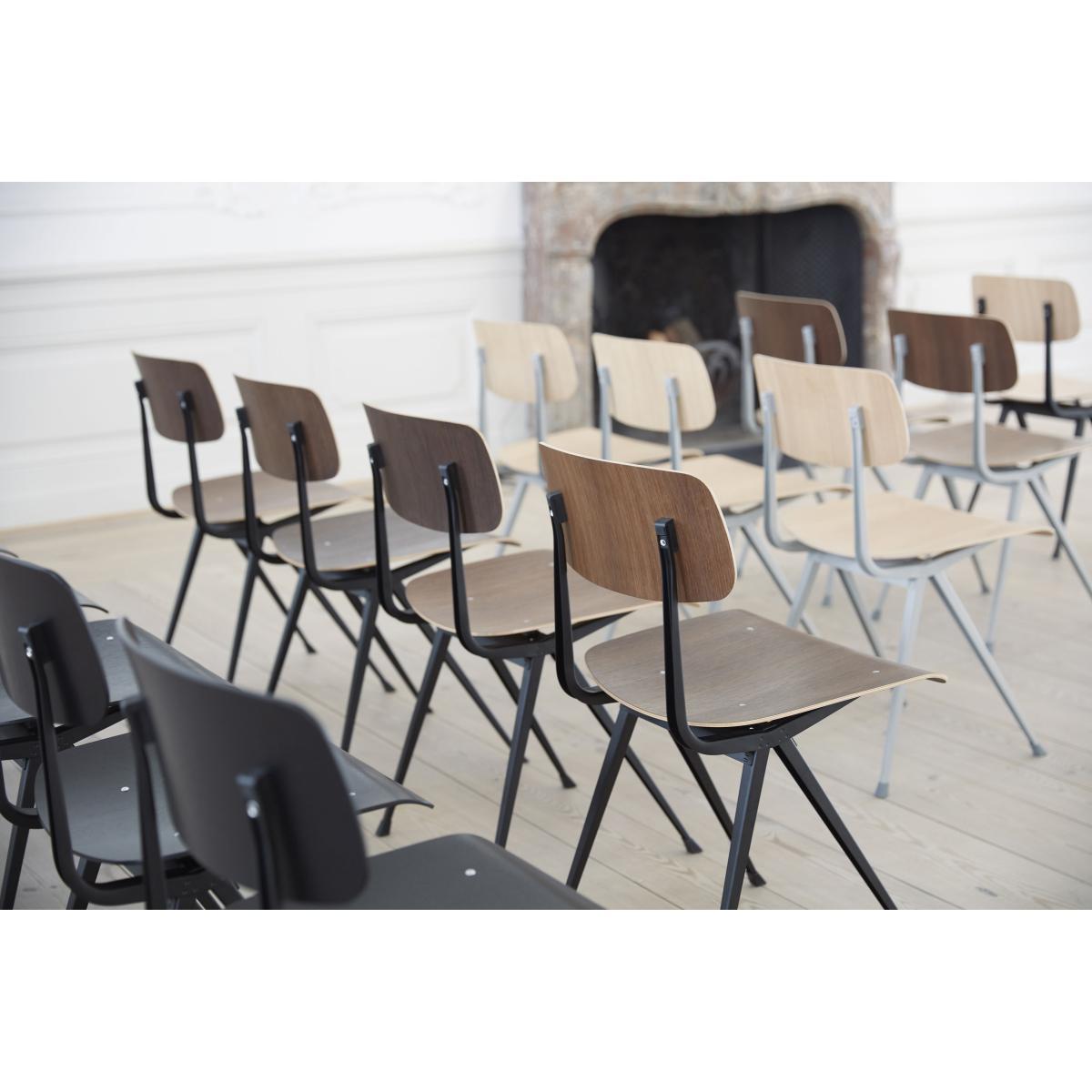Result Chair - / 1958 reissue by Hay Black/Natural wood – image 5