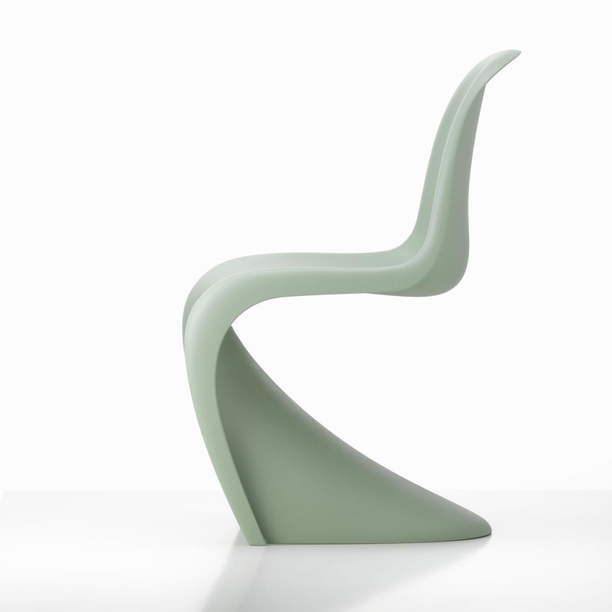 Panton Chair Chair - / By Verner Panton, 1959 -  Polypropylene by Vitra Green – image 3
