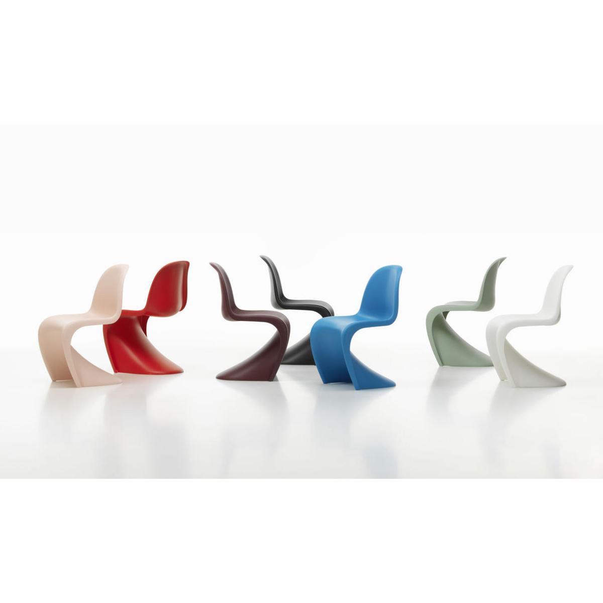 Panton Chair Chair - / By Verner Panton, 1959 -  Polypropylene by Vitra Green – image 6