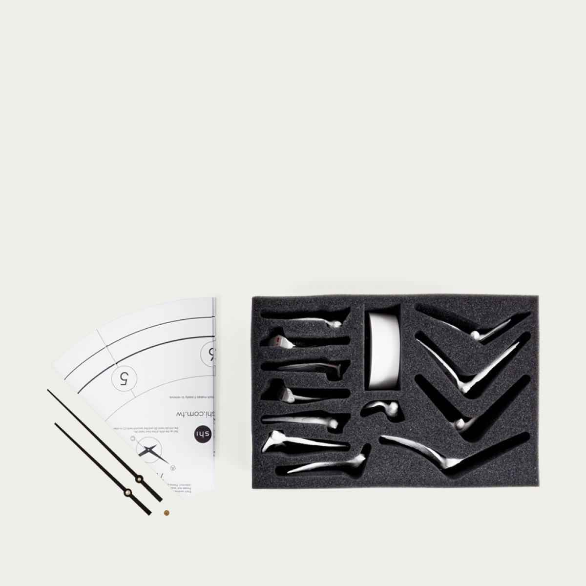 Swallow Clock – image 7