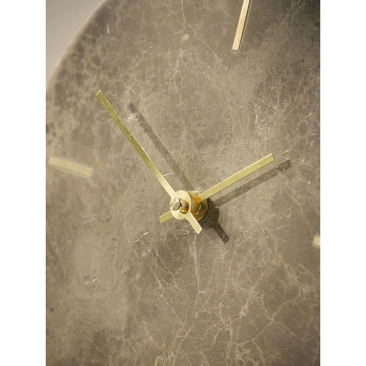 Circular Travertine Clock – image 3