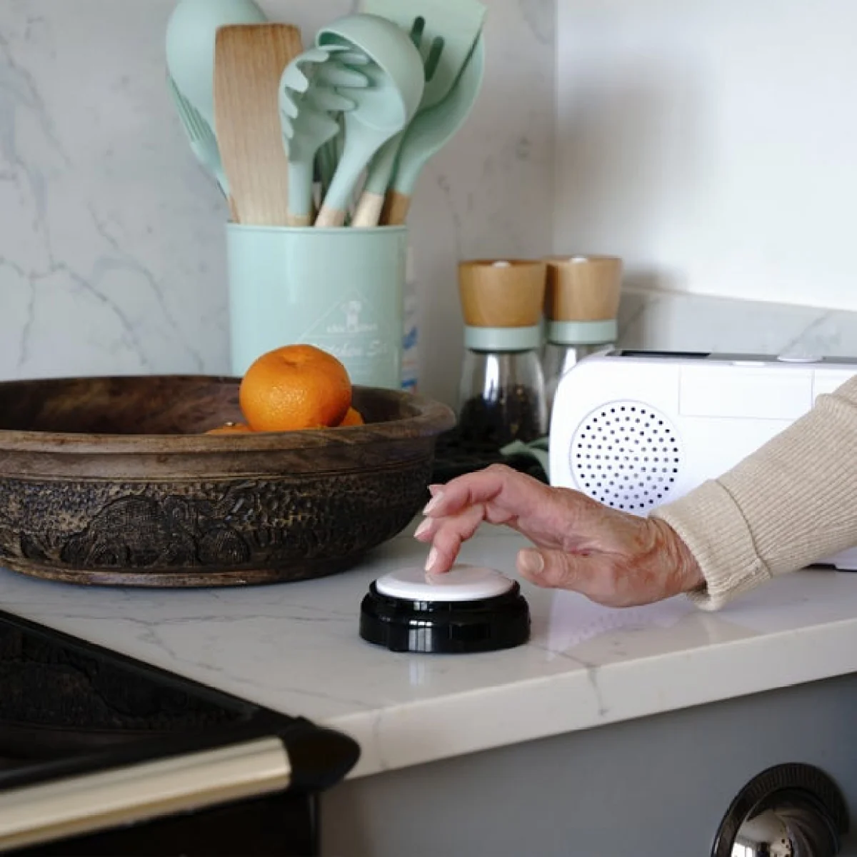 Ravencourt Talking Button Alarm Clock – image 4