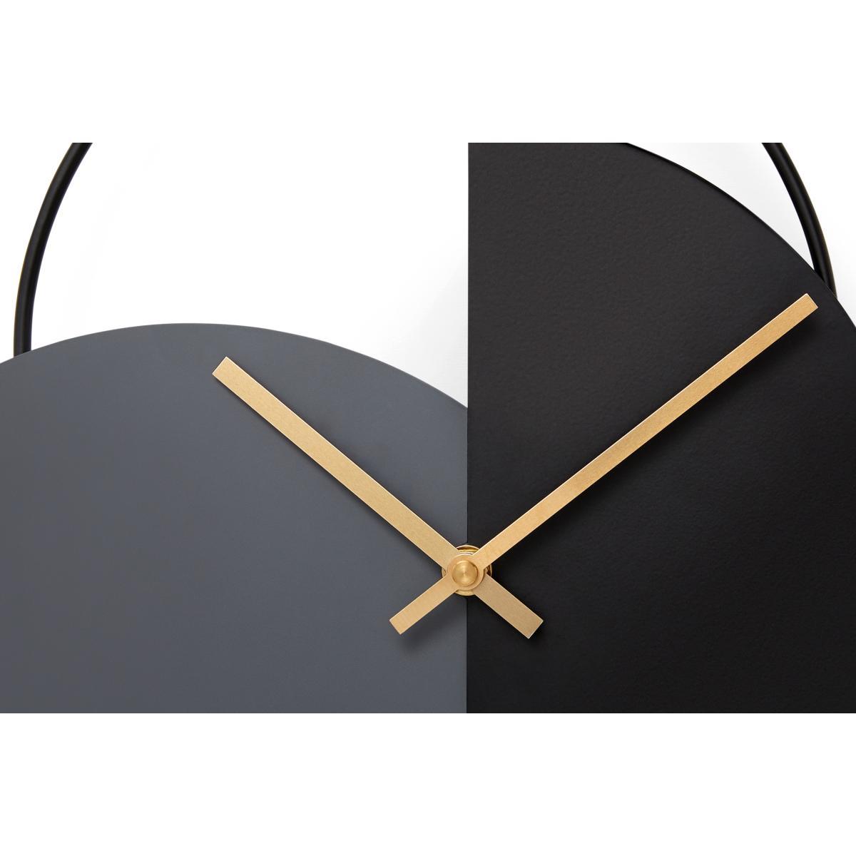 Levvy Pendulum Clock, Brass & Black – image 4