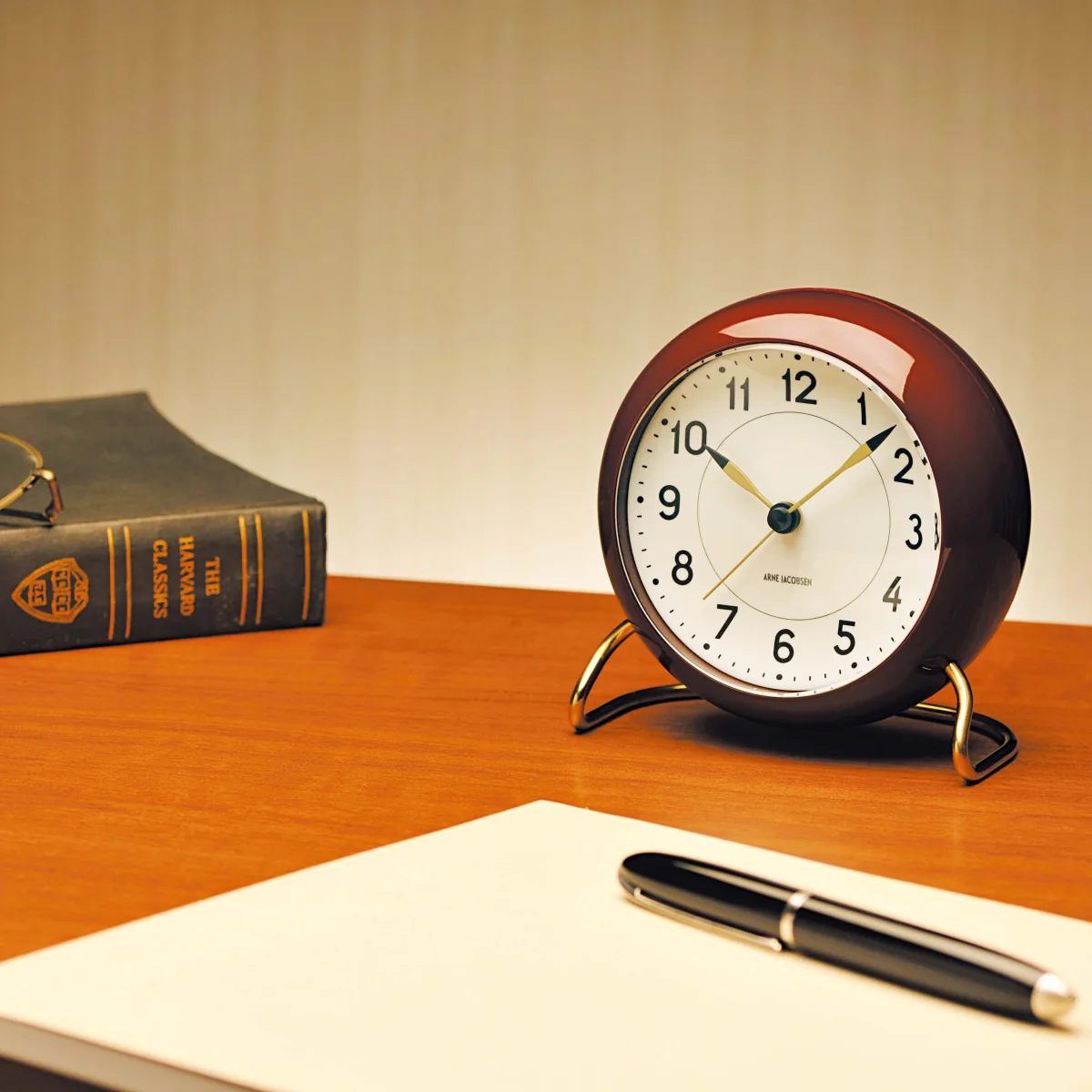 AJ Station table clock burgundy burgundy – image 3