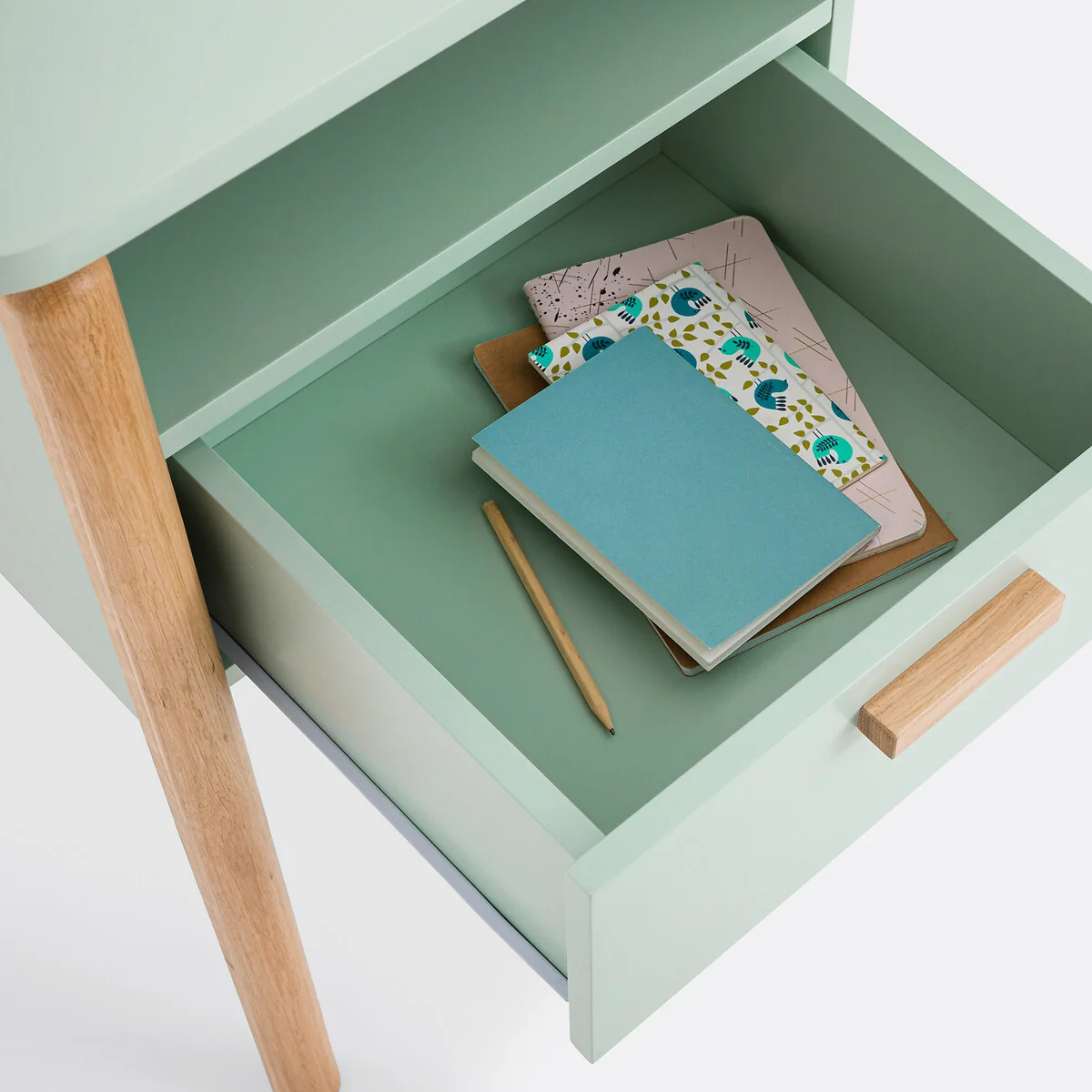 Nadil Child's Desk – image 4