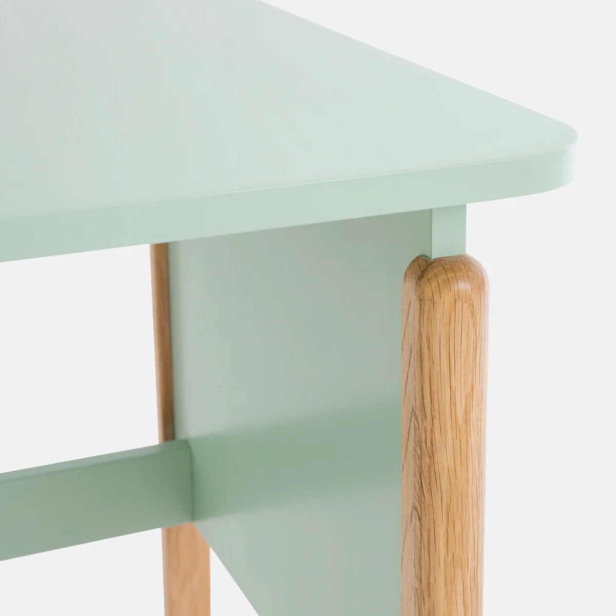 Nadil Child's Desk – image 5