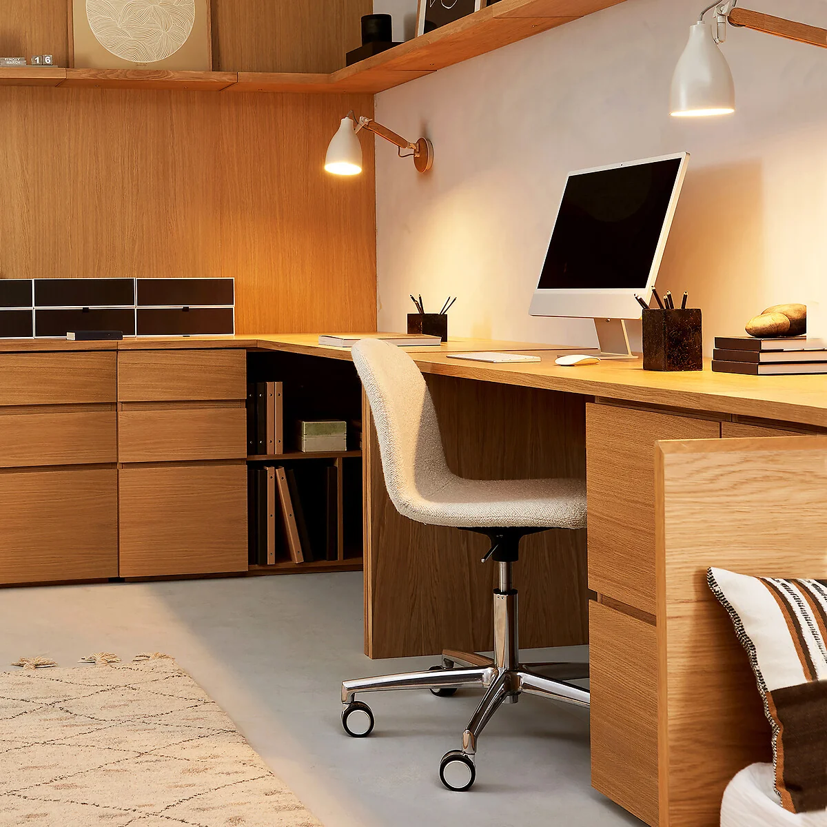 Working 165cm Oak Veneer Corner Desk – image 2