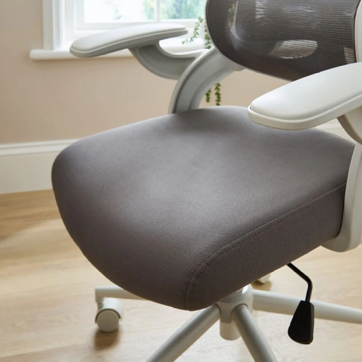 Burghley Ergonomic Mesh Office Chair – image 3