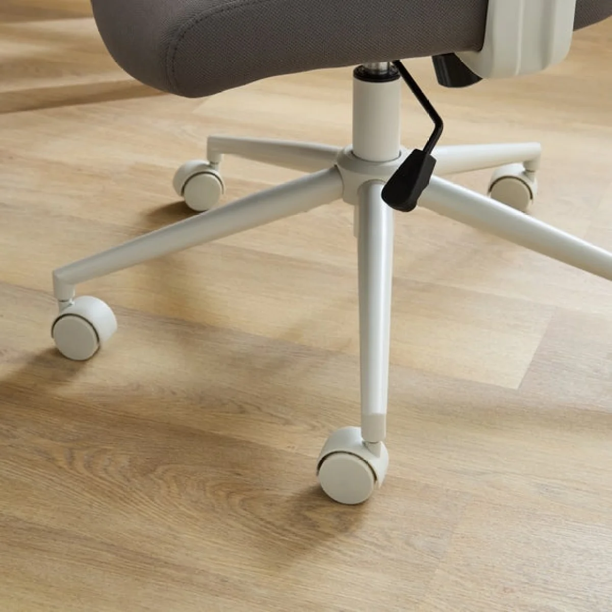 Burghley Ergonomic Mesh Office Chair – image 5