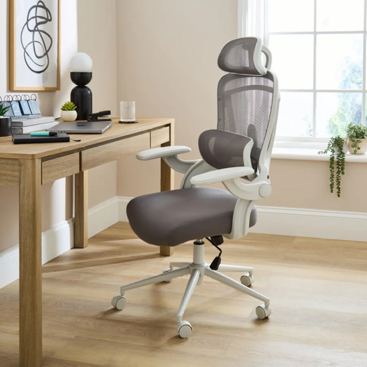 Burghley Ergonomic Mesh Office Chair – image 1