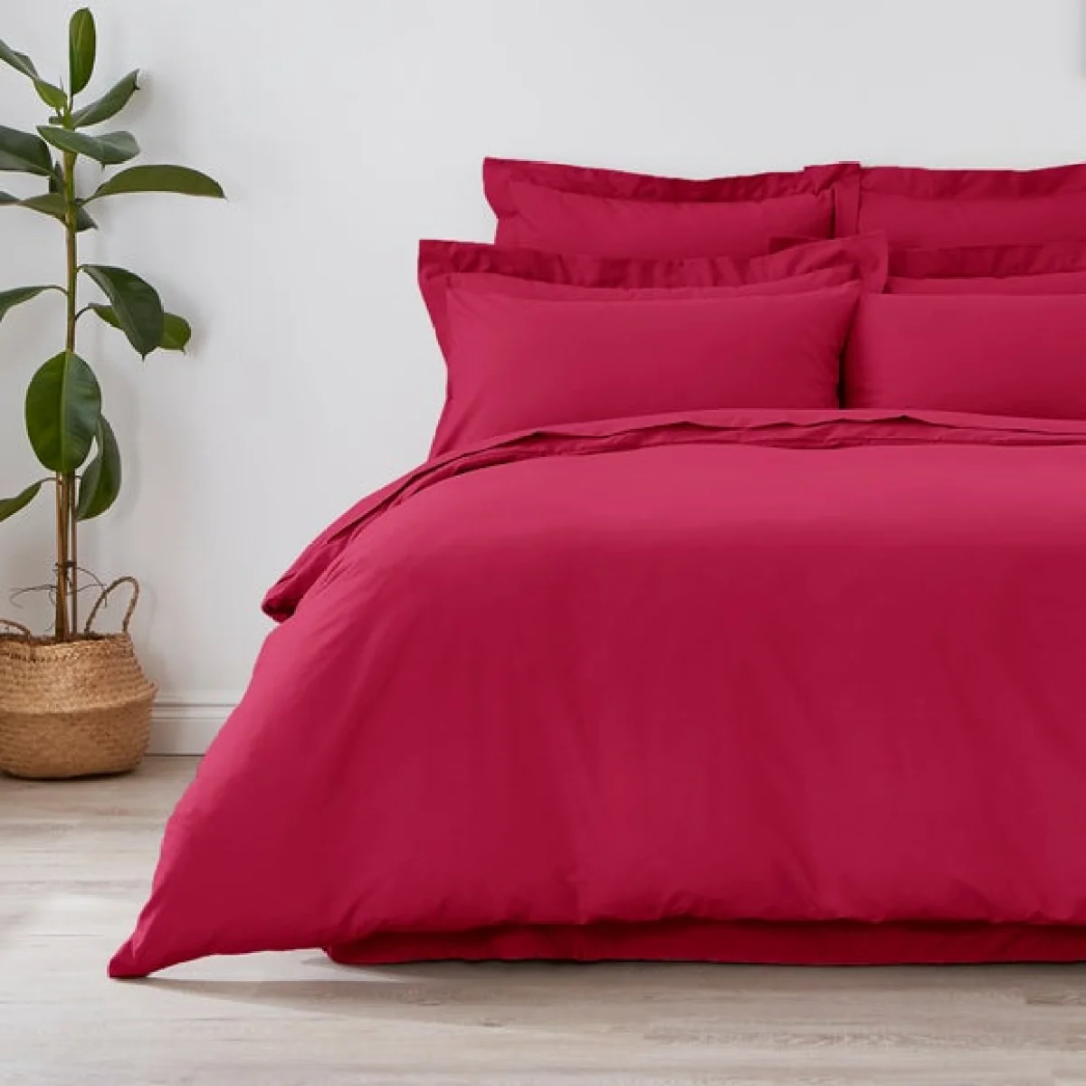 Non Iron Plain Dye Duvet Cover Magenta – image 1