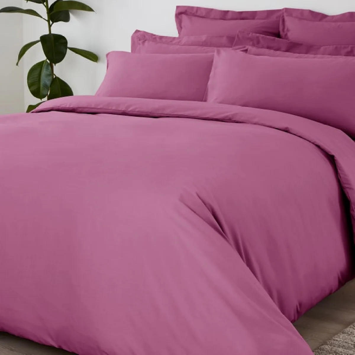 Non Iron Plain Dye Duvet Cover Pink – image 1