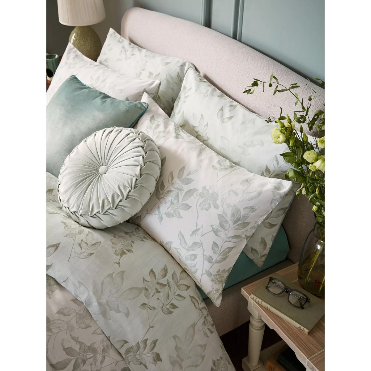 Laura Ashley Lockwood Cotton Duvet Cover Set, Green Mid – image 3
