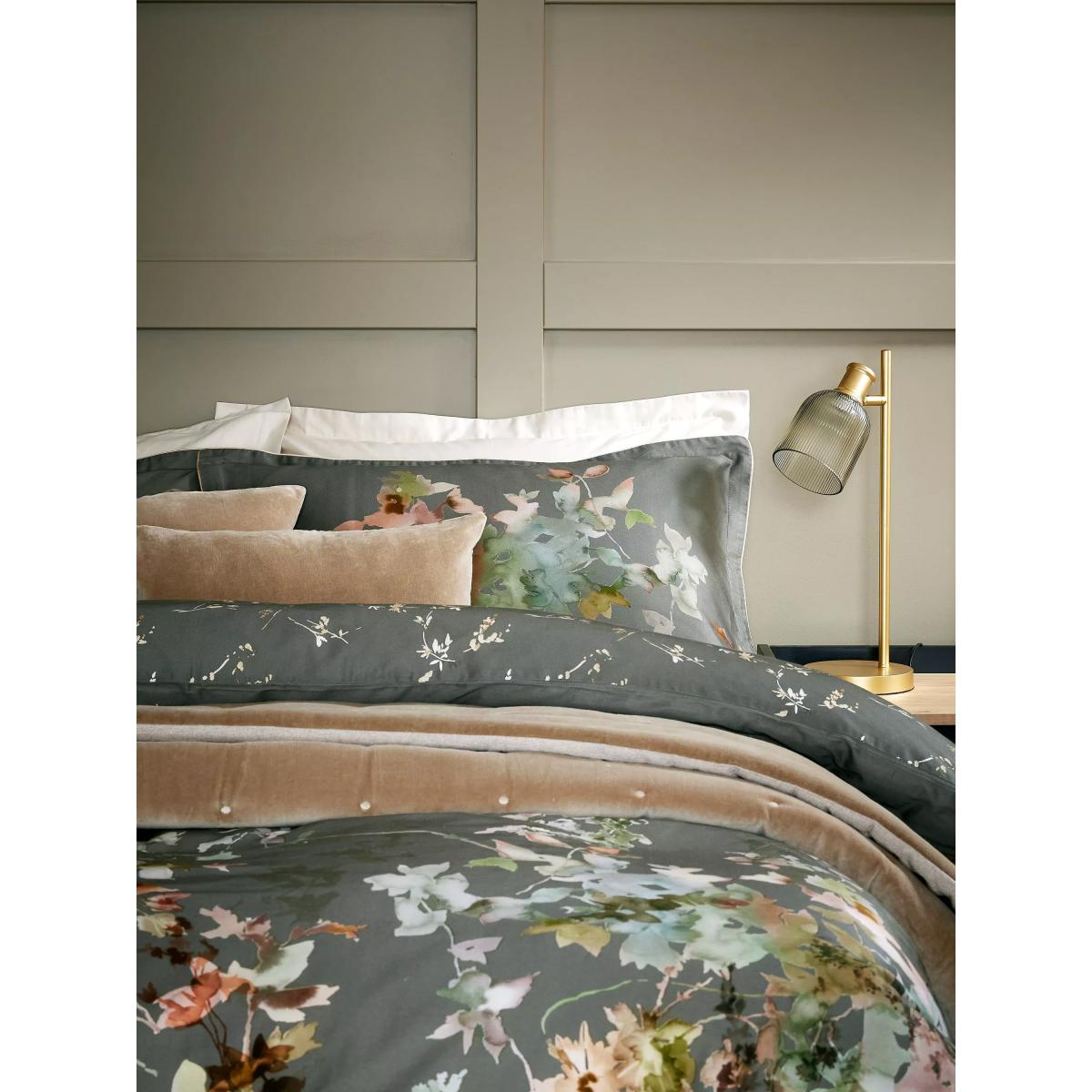 Christy Botanical Duvet Cover Set – image 3