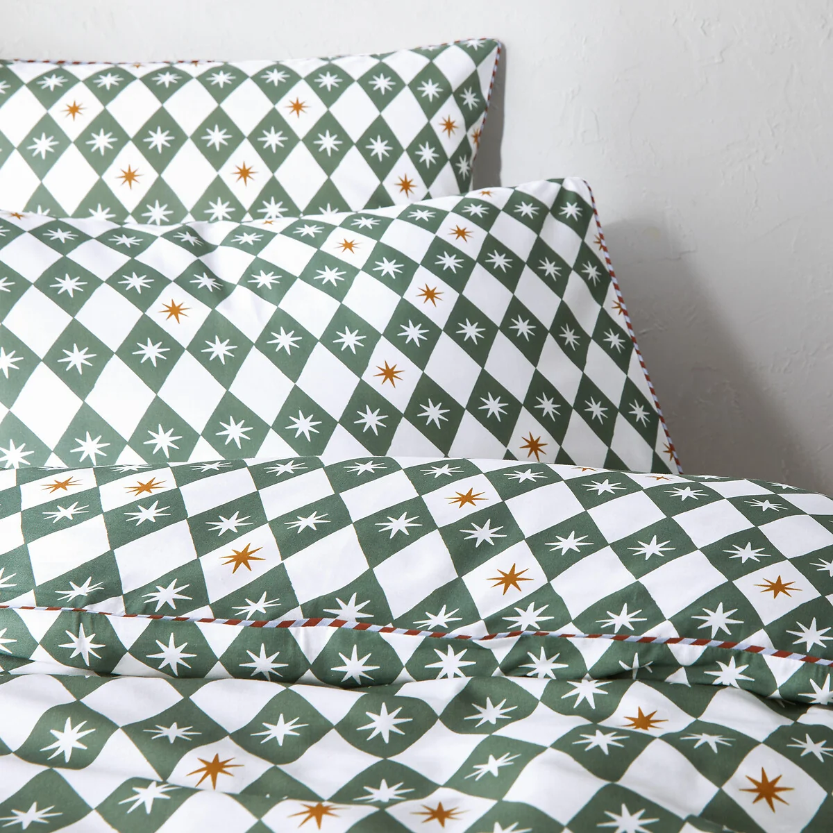 Ernesto Graphic 50% Recycled Cotton Duvet Cover – image 1