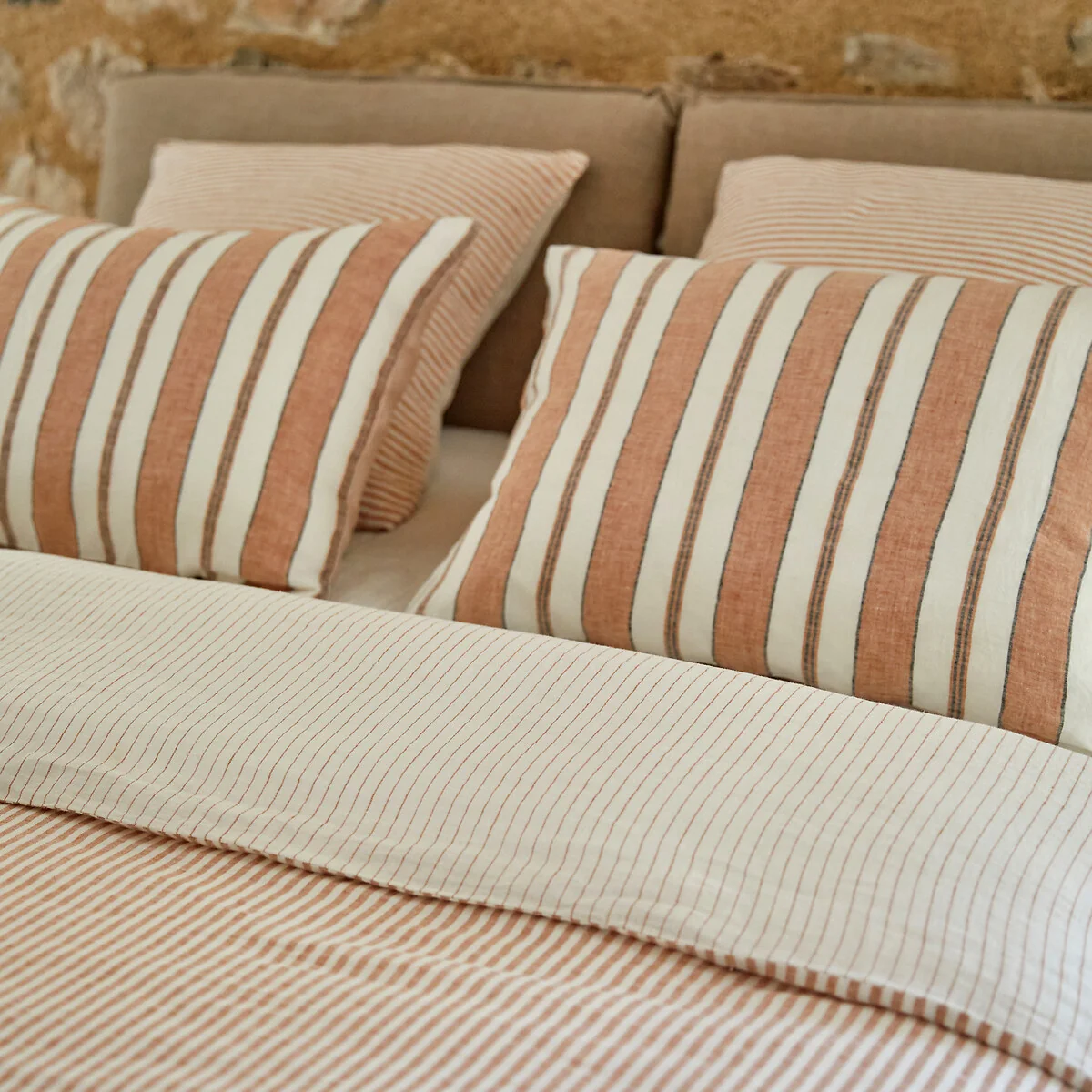 Deutzia Dyed Woven Washed Linen Duvet Cover – image 3