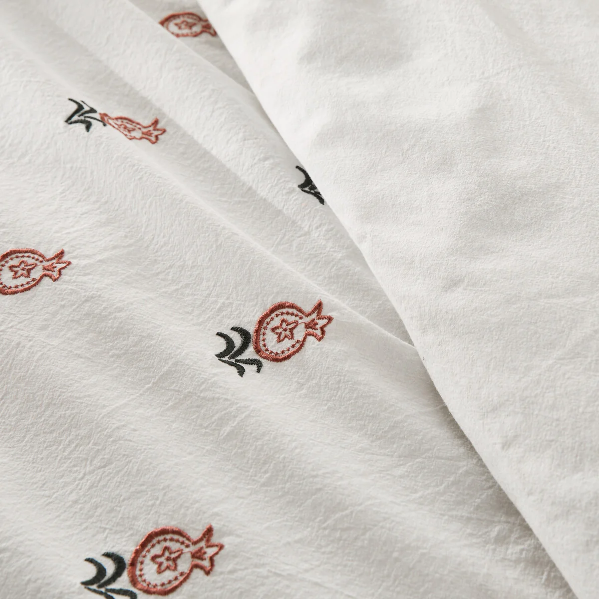 Anda Embroidered Cotton Vintage Duvet Cover – image 5
