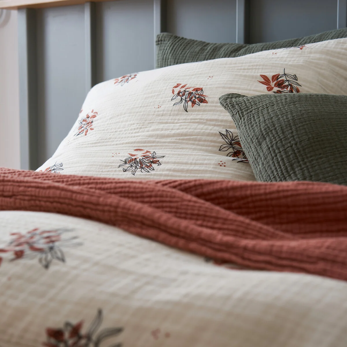 Monceaux Floral 100% Cotton Muslin Duvet Cover – image 2