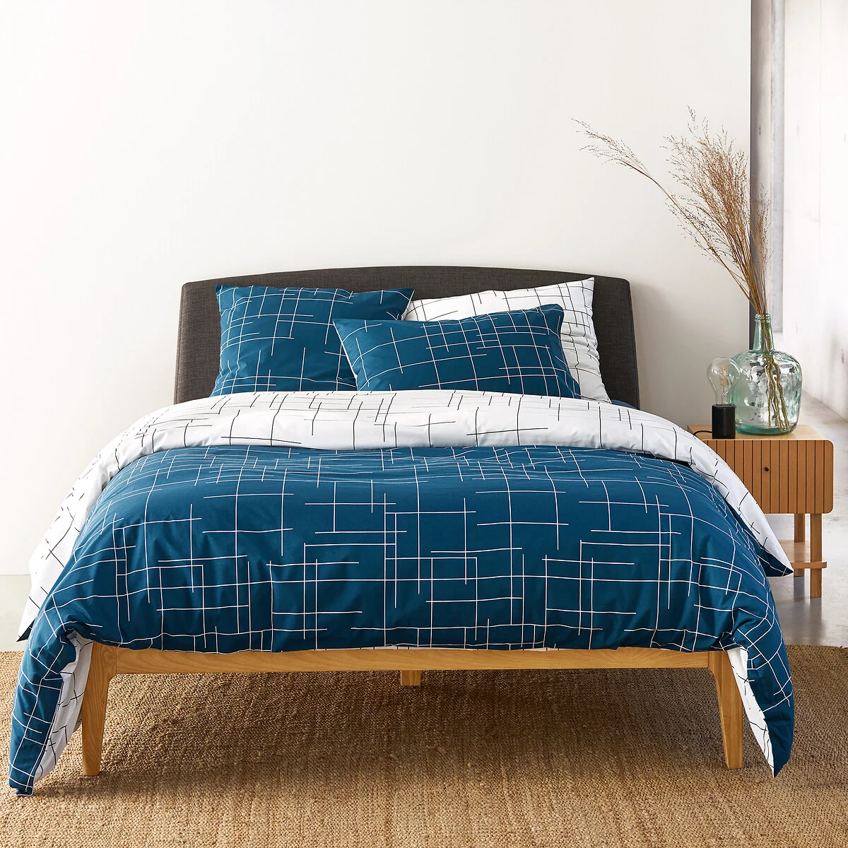 Charline Graphic Reversible Cotton Duvet Cover – image 1