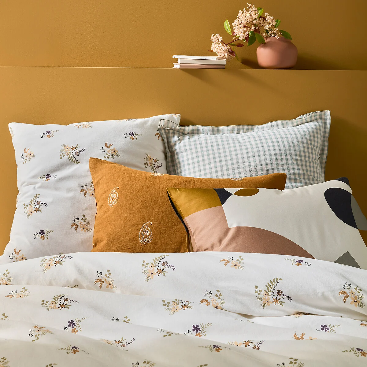 Véra Floral Cotton / Washed Linen Duvet Cover – image 2
