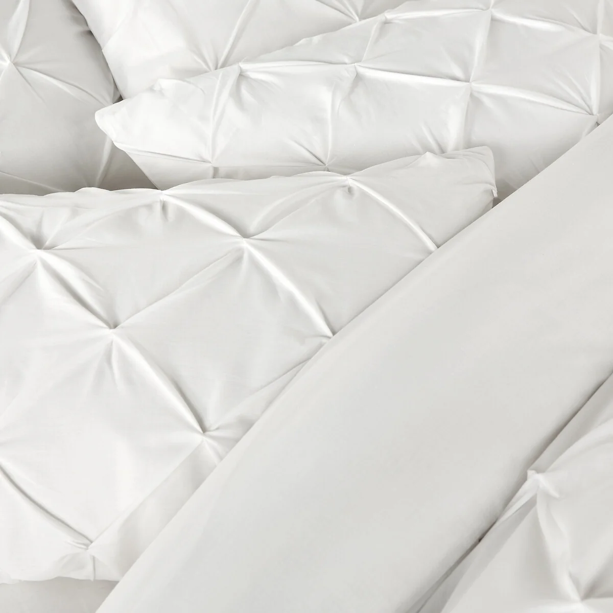 Blanche Pintuck Duvet Cover – image 2
