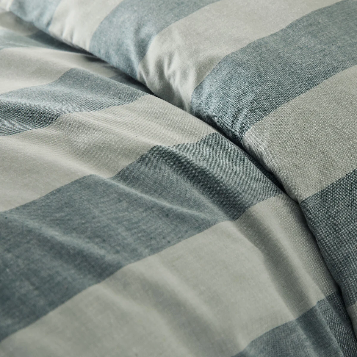 Tamori Grey-Green Duvet Cover in Cotton – image 3